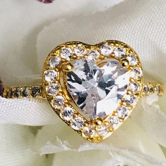 Size 6 - Gorgeous 2CT Heart Cut Diamonique Halo Gold Plated Ring - Picture 2 of 10